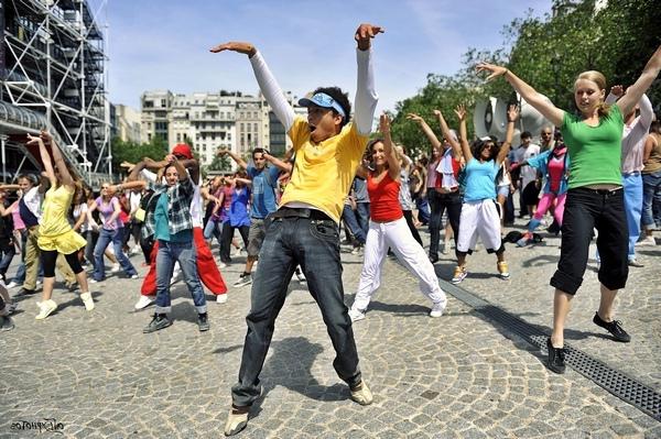 Flash mob, jaki jest efekt "natychmiastowego tłumu"?