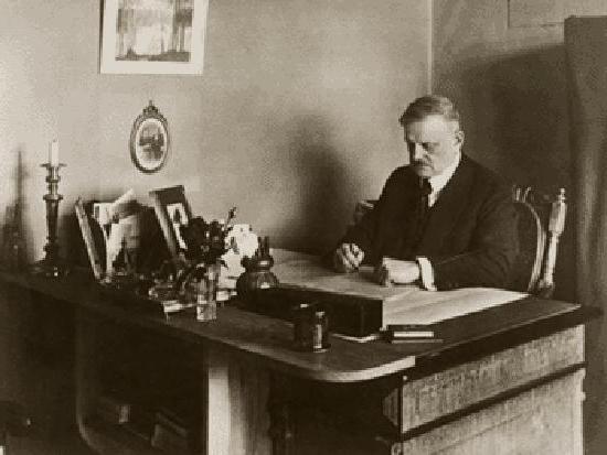 Jan Sibelius: biografia, dzieła. Ile symfonii napisał kompozytor?