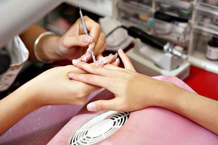 jak zrobić ostry manicure w domu