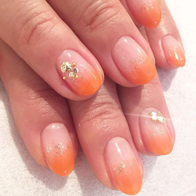 pomarańczowy manicure 