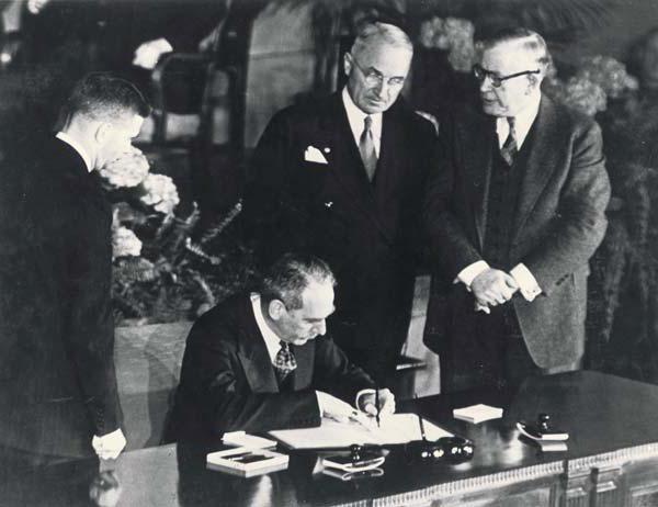 uroczyste podpisanie paktu atlantyckiego