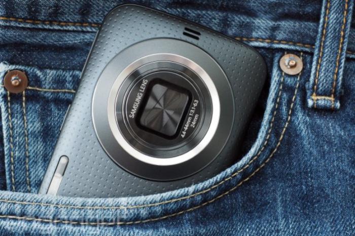 Smartphone Samsung Galaxy K Zoom - recenzja i opinie specjalistów