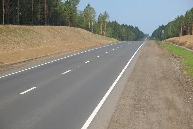 Ruch wzdłuż drogi. Naruszenie zasad ruchu drogowego. Kara za pobocze